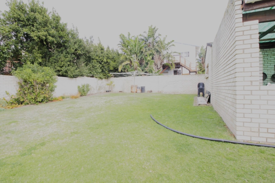 2 Bedroom Property for Sale in Wavecrest Eastern Cape